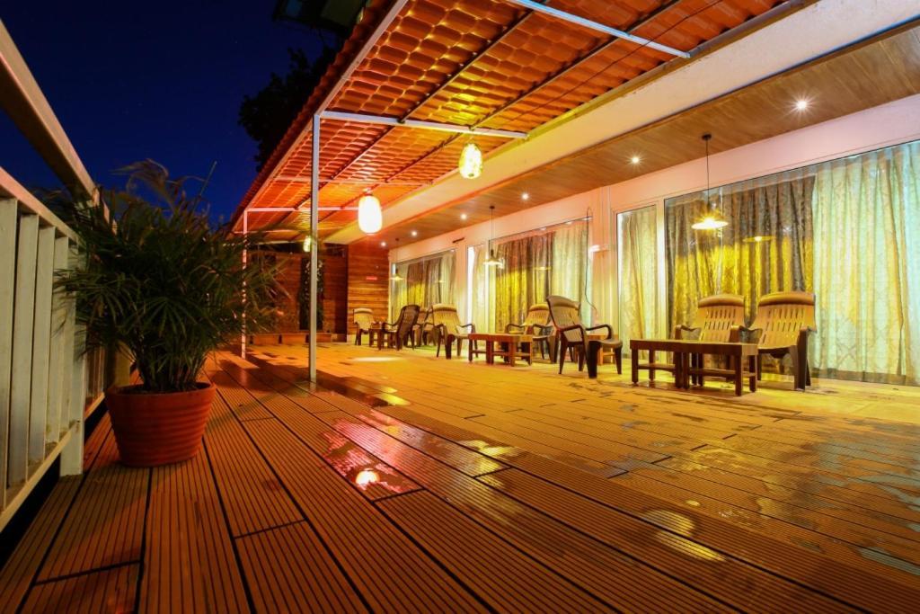 Lake View Resort Лонавла Екстер'єр фото