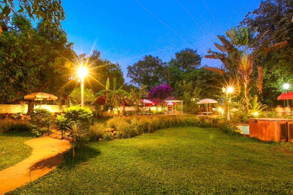 Lake View Resort Лонавла Екстер'єр фото