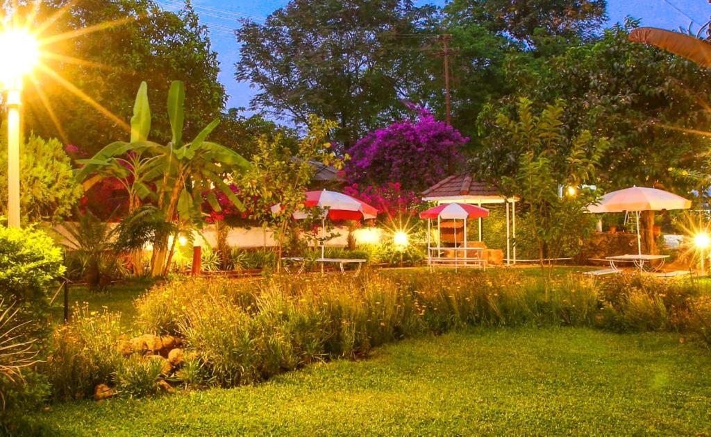 Lake View Resort Лонавла Екстер'єр фото