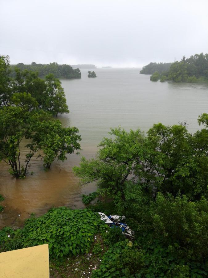 Lake View Resort Лонавла Екстер'єр фото